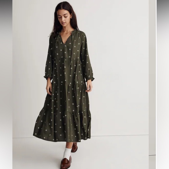 Madewell Dresses & Skirts - Madewell 
Petite Tie-Neck Tiered Midi Dress in Stardot small